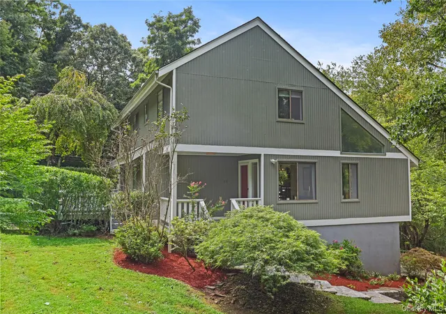 Photo 1 of Sale Pending at 10 Deborah Ln, Mount Pleasant, NY 10514 | MLS# 1046960 | Listing updated on 2026-09-24