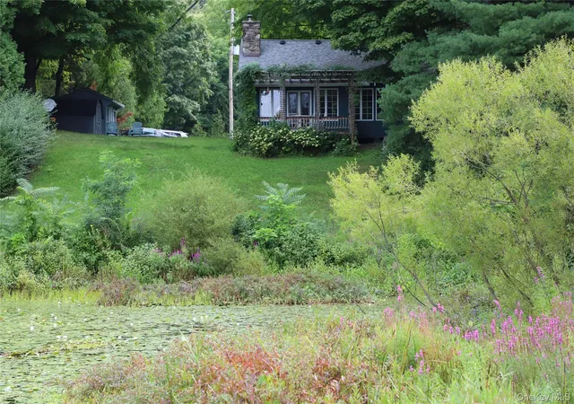 Photo 2 of Single family home for sale at 181 Country Clb Dr, Red Hook, NY 12571 | MLS# 1046965 | Listing updated on 2026-09-12