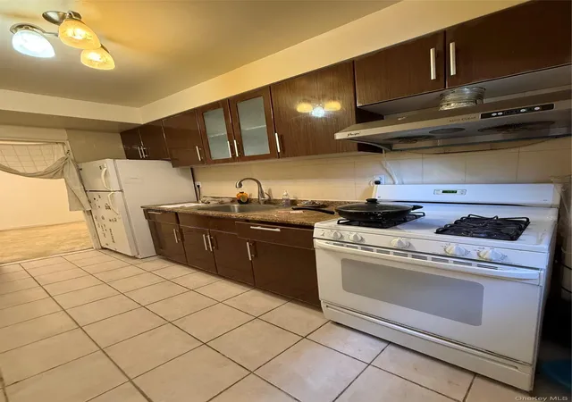 Photo 2 of House for sale at 27-04 Parsons Blvd #2G, New York, NY 11354 | MLS# 1046990 | Listing updated on 2026-10-19