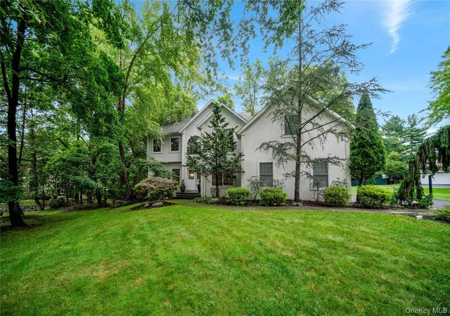 Photo 1 of Sale Pending at 11 Croyden Ln, Clarkstown, NY 10956 | MLS# 1046991 | Listing updated on 2026-10-06