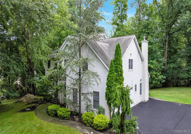 Photo 2 of Sale Pending at 11 Croyden Ln, Clarkstown, NY 10956 | MLS# 1046991 | Listing updated on 2026-10-06