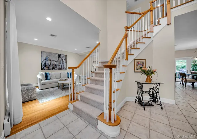 Photo 4 of Sale Pending at 11 Croyden Ln, Clarkstown, NY 10956 | MLS# 1046991 | Listing updated on 2026-10-06