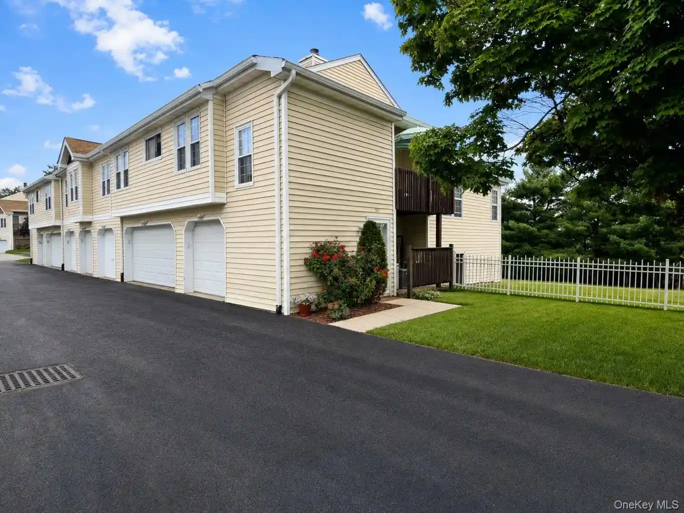 Listing Photo 2 - Condo for sale in 3211 Whispering Hls located at 3211 Whispering Hls, Chester Town, NY 10918 - Unit 3211 Whispering Hills