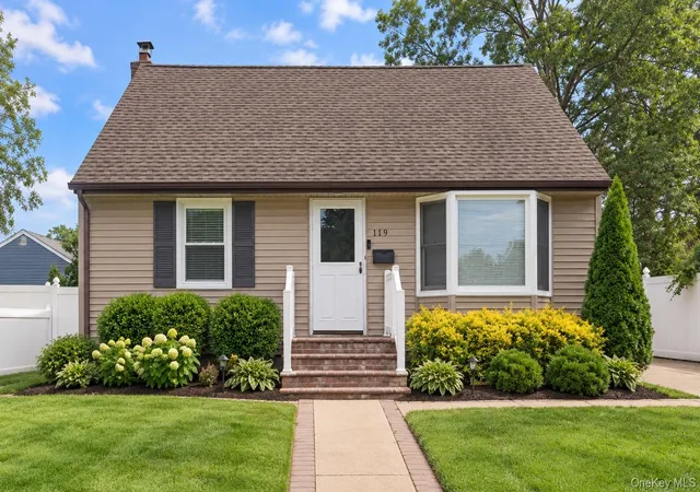 Photo 1 of Single family home for sale at 119 Doris Ave, Hempstead, NY 11710 | MLS# 1046999 | Listing updated on 2026-09-05