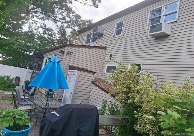 Photo 3 of Single family home for sale at 119 Doris Ave, Hempstead, NY 11710 | MLS# 1046999 | Listing updated on 2026-09-05