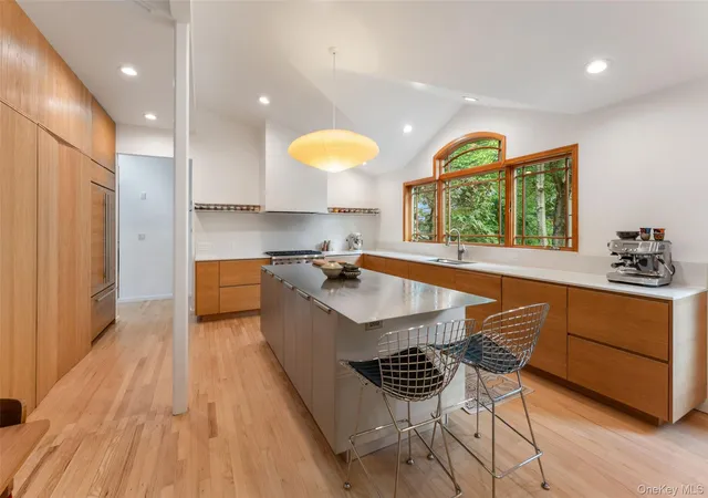 Photo 4 of Sale Pending at 61 Stony Run, New Rochelle, NY 10804 | MLS# 1047016 | Listing updated on 2026-10-01