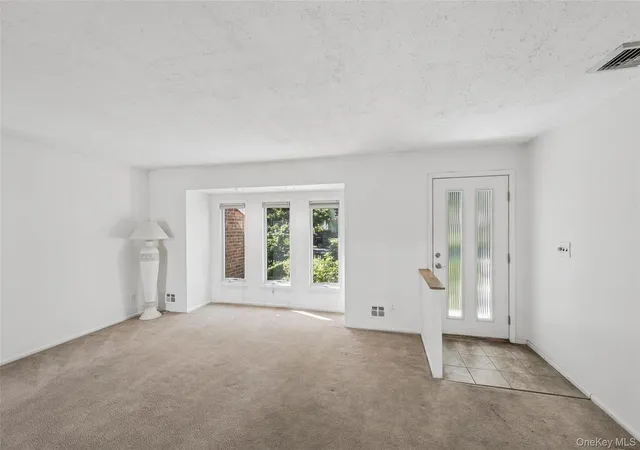 Photo 4 of Single family home for sale at 5 Kenny St, Smithtown, NY 11788 | MLS# 1047017 | Listing updated on 2026-09-13