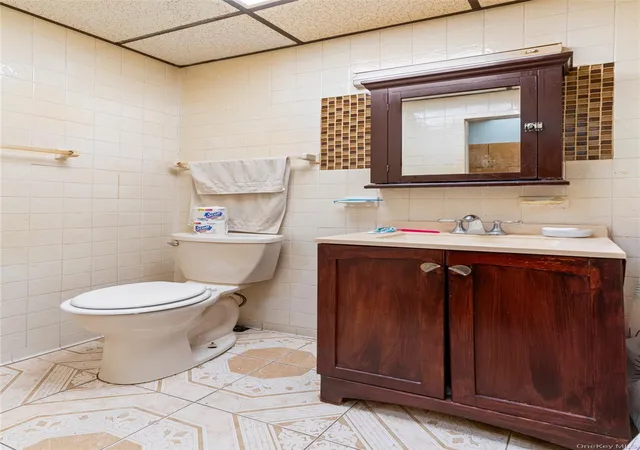 Photo 3 of House for sale at 7516 64th Street, New York, NY 11385 | MLS# 1047019 | Listing updated on 2026-10-24
