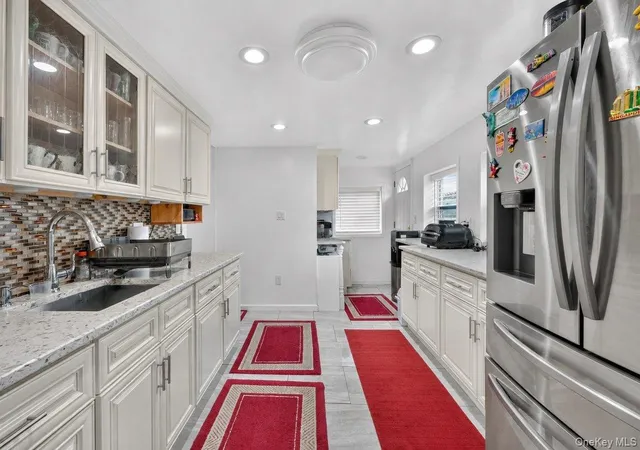 Photo 3 of Single family home for sale at 255 Cochran Pl, Hempstead, NY 11581 | MLS# 1047021 | Listing updated on 2026-10-05