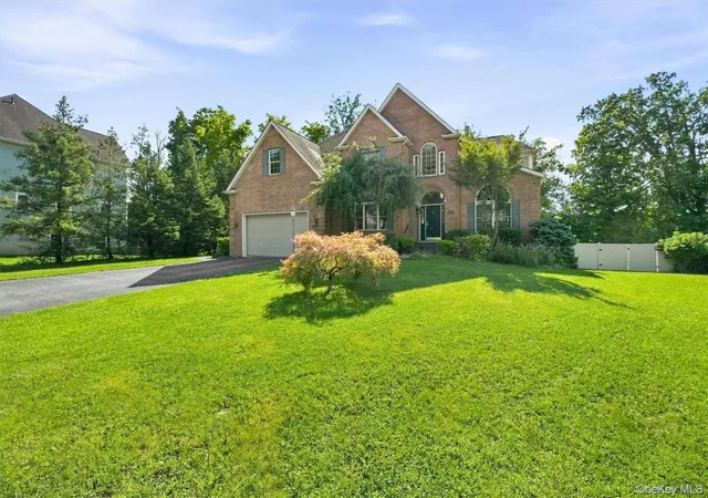 Photo 2 of Single family home for sale at 17 Arbor Ct, Poughkeepsie, NY 12603 | MLS# 1047033 | Listing updated on 2026-10-05