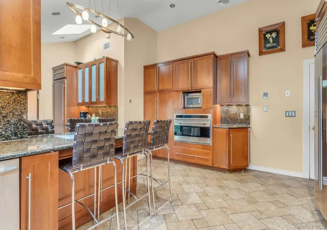 Photo 3 of Sale Pending at 78 Chestnut St, Glen Cove, NY 11542 | MLS# 1047046 | Listing updated on 2026-10-02
