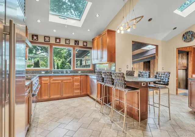 Photo 4 of Sale Pending at 78 Chestnut St, Glen Cove, NY 11542 | MLS# 1047046 | Listing updated on 2026-10-02