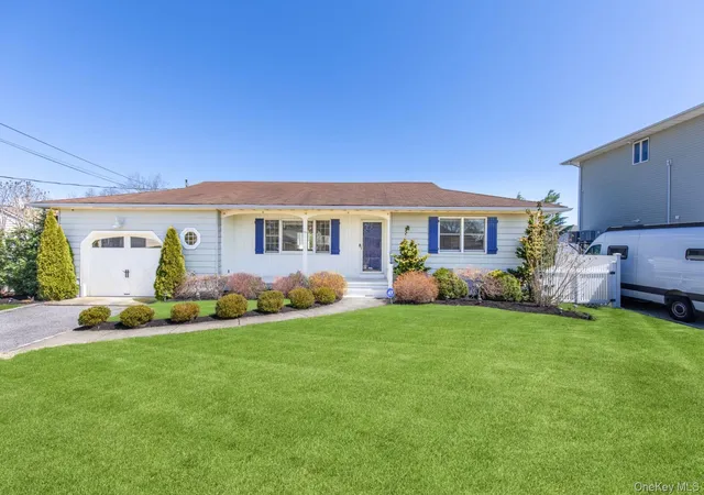 Single family home for sale at 13 Marlin Rd, Southampton, NY 11942 | MLS# 1047047