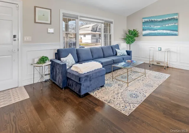 Photo 3 of Single family home for sale at 13 Marlin Rd, Southampton, NY 11942 | MLS# 1047047 | Listing updated on 2026-09-13