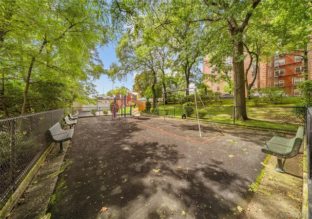 Listing Photo 2 - Condo for sale in building located at 3 Sadore Ln, Yonkers, NY 10701 - Unit #6X