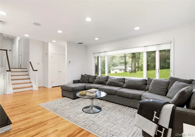 Photo 3 of Single family home for sale at 29 Sycamore Dr, North Hempstead, NY 11576 | MLS# 1047058 | Listing updated on 2026-09-26