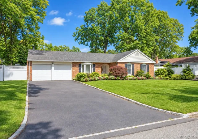Photo 2 of Sale Pending at 3 Barnsley Crescent, Brookhaven, NY 11766 | MLS# 1047074 | Listing updated on 2026-09-29