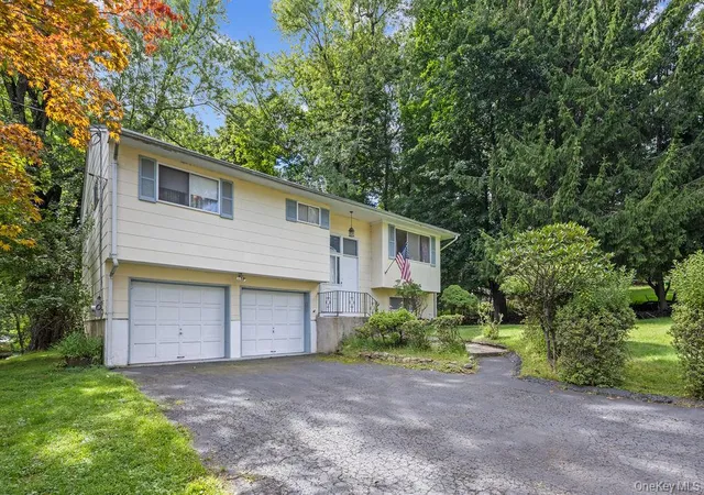 Photo 1 of Single family home for sale at 8 Madeline Ter, Ramapo, NY 10977 | MLS# 1047099 | Listing updated on 2026-09-15