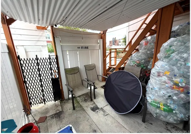 Photo 3 of Single family home for sale at 8 Ritters Ln, Yonkers, NY 10703 | MLS# 1047120 | Listing updated on 2026-09-06