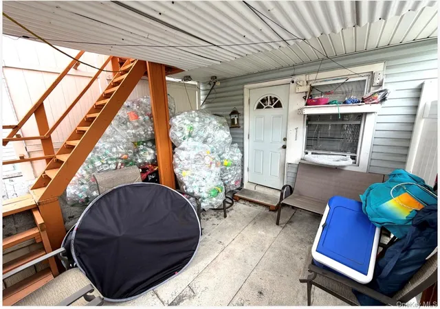 Photo 7 of Single family home for sale at 8 Ritters Ln, Yonkers, NY 10703 | MLS# 1047120 | Listing updated on 2026-09-06