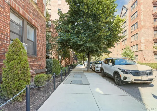 Listing Photo 2 - Condo for sale in building located at 68-36 Burns St, Queens, NY 11375 - Unit #D1
