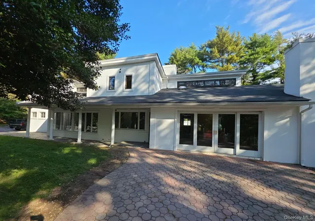 Photo 1 of Mansion for sale at 549 Woodbury Rd, Cold Spring Harbor, NY 11724 | MLS# 1047145 | Listing updated on 2026-10-08
