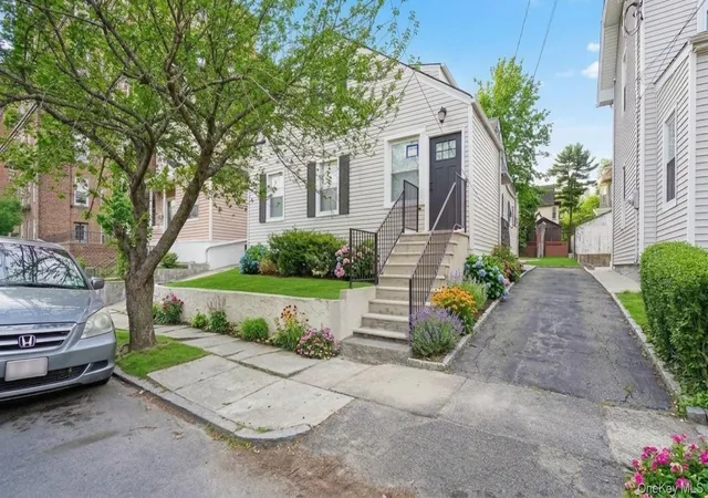 Photo 1 of Single family home for sale at 219 E 238th Street, New York, NY 10470 | MLS# 1047147 | Listing updated on 2026-10-08