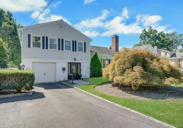 Photo 3 of Single family home for sale at 50 Vernon Dr, Eastchester, NY 10583 | MLS# 1047155 | Listing updated on 2026-09-20