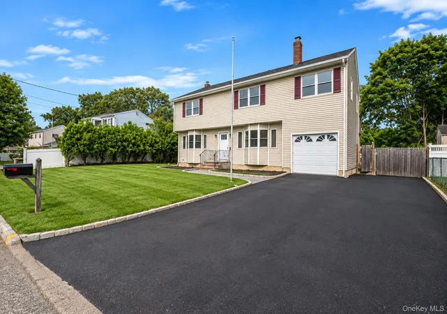 Photo 1 of Single family home for sale at 35 Colony Rd, Brookhaven, NY 11776 | MLS# 1047156 | Listing updated on 2026-09-17