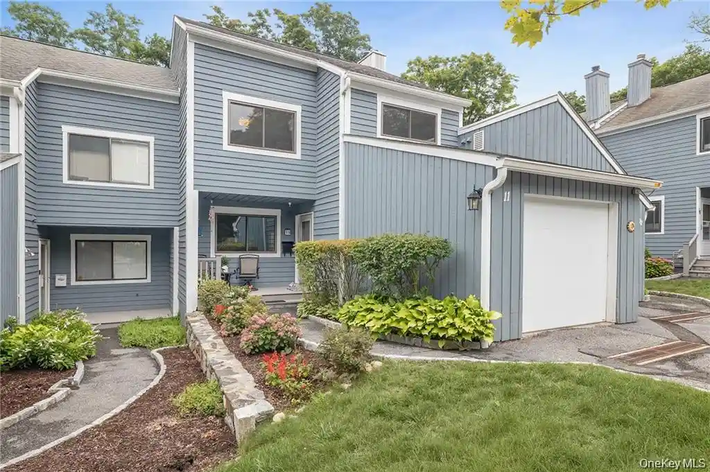 Listing Photo 2 - Condo for sale in 11 Timber Ridge located at 11 Timber Ridge, Mount Kisco, NY 10549 - Unit #11
