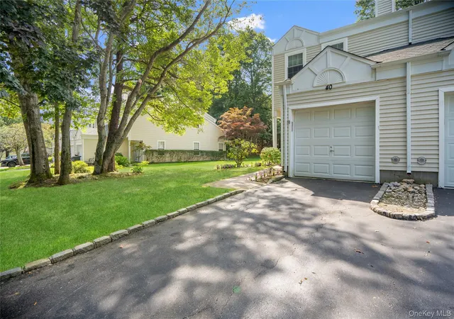 Photo 3 of Sale Pending at 40 Quail Ct, Brookhaven, NY 11949 | MLS# 1047176 | Listing updated on 2026-09-25