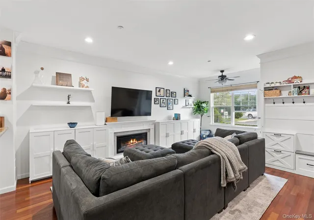Photo 3 of Sale Pending at 19 Strangford Ct #110, Hempstead, NY 11572 | MLS# 1047208 | Listing updated on 2026-10-01