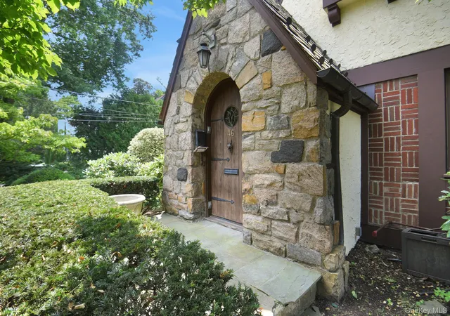 Photo 3 of Single family home for sale at 46 Fenimore Rd, Scarsdale, NY 10583 | MLS# 1047235 | Listing updated on 2026-09-07