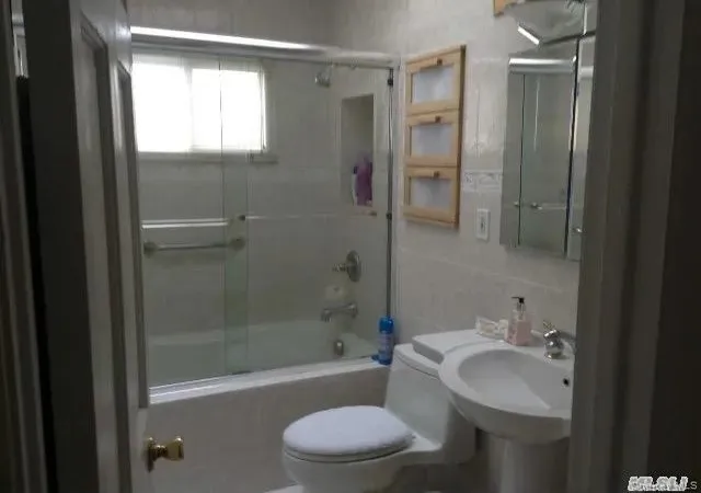 Photo 4 of Single family home for sale at 326 Lincoln Ave, Islip, NY 11717 | MLS# 1047238 | Listing updated on 2026-09-19