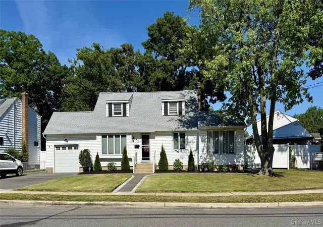 Single family home for sale at 65 Westwood Rd N, Oyster Bay, NY 11762 | MLS# 1047241
