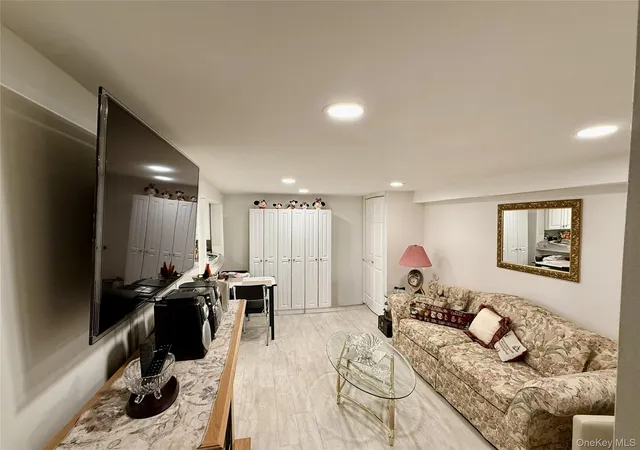 Photo 10 of Single family home for sale at 65 Westwood Rd N, Oyster Bay, NY 11762 | MLS# 1047241 | Listing updated on 2026-09-07