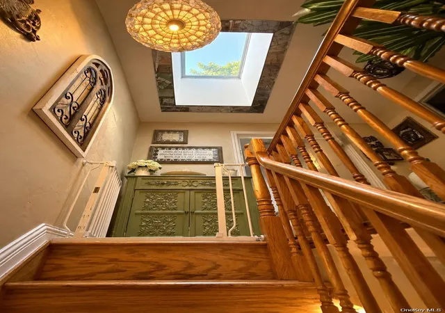 Photo 3 of Single family home for sale at 42 Birch Rd, New York, NY 10303 | MLS# 1047246 | Listing updated on 2026-10-18