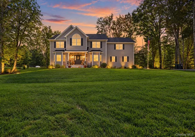 Photo 1 of Single family home for sale at 112 Elise Dr, Wallkill, NY 10941 | MLS# 1047251 | Listing updated on 2026-10-06