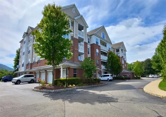 Photo 3 of Condo for sale at 621 Regency Dr, Fishkill, NY 12524 | MLS# 1047253 | Listing updated on 2026-09-15
