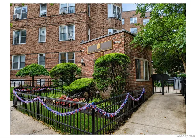 Photo 3 of Condo for sale at 73 12 35th Avenue #E3, New York, NY 11372 | MLS# 1047267 | Listing updated on 2026-09-16