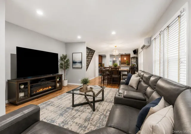 Photo 4 of Single family home for sale at 114-33 121st Street, New York, NY 11420 | MLS# 1047284 | Listing updated on 2026-09-18