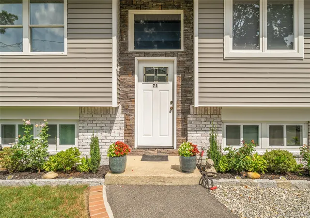 Photo 3 of Single family home for sale at 71 Bushwick Ave, Islip, NY 11722 | MLS# 1047295 | Listing updated on 2026-09-16