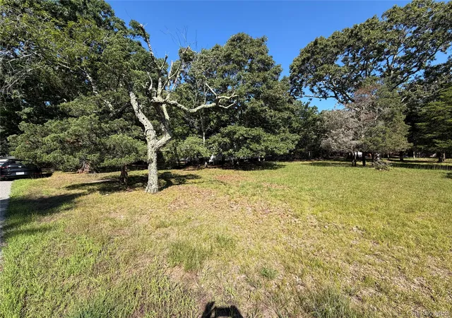 Photo 1 of Land for sale at 92 W Tiana Rd, Southampton, NY 11946 | MLS# 1047314 | Listing updated on 2026-09-05