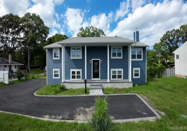 Photo 1 of Single family home for sale at 529 Spur Dr N, Islip, NY 11706 | MLS# 1047326 | Listing updated on 2026-09-06