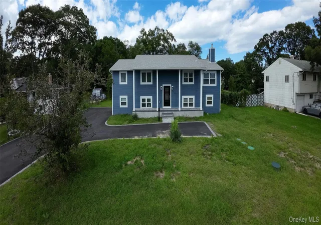 Photo 2 of Single family home for sale at 529 Spur Dr N, Islip, NY 11706 | MLS# 1047326 | Listing updated on 2026-09-13