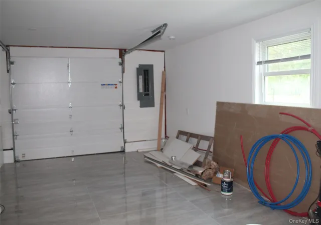 Photo 38 of Single family home for sale at 529 Spur Dr N, Islip, NY 11706 | MLS# 1047326 | Listing updated on 2026-09-06