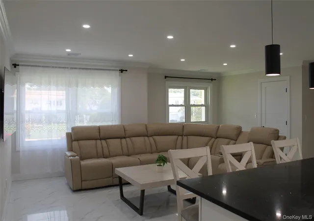 Photo 4 of Single family home for sale at 529 Spur Dr N, Islip, NY 11706 | MLS# 1047326 | Listing updated on 2026-09-13