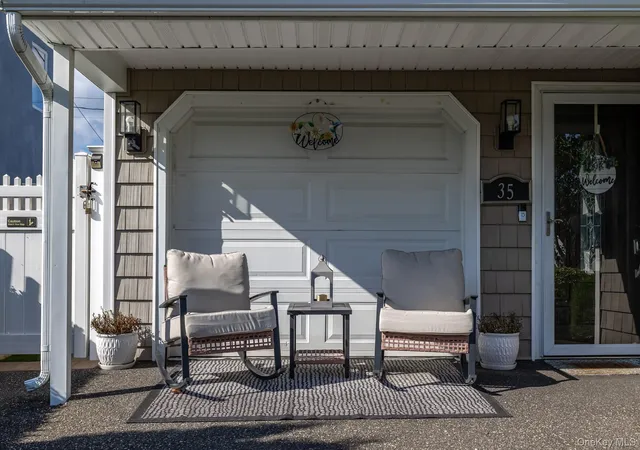 Photo 2 of Single family home for sale at 35 Magpie Ln, Hempstead, NY 11756 | MLS# 1047344 | Listing updated on 2026-10-29