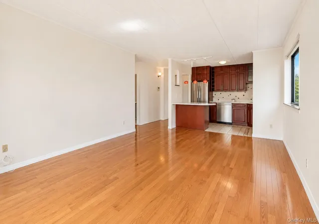 Photo 3 of Condo for sale at 3220 Fairfield Ave #7B, New York, NY 10463 | MLS# 1047347 | Listing updated on 2026-09-18