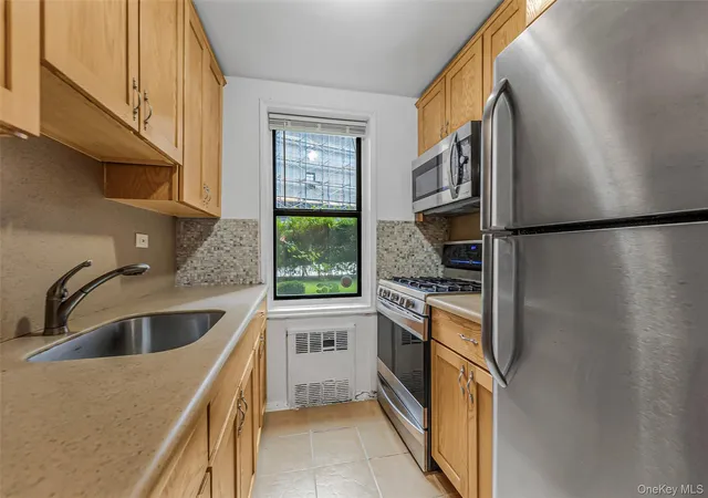 Photo 4 of House for sale at 2550 Independence Ave #2F, New York, NY 10463 | MLS# 1047351 | Listing updated on 2026-09-18